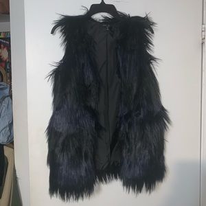 ⭐️Romeo & Juliet Black & Blue Faux Fur Vest S